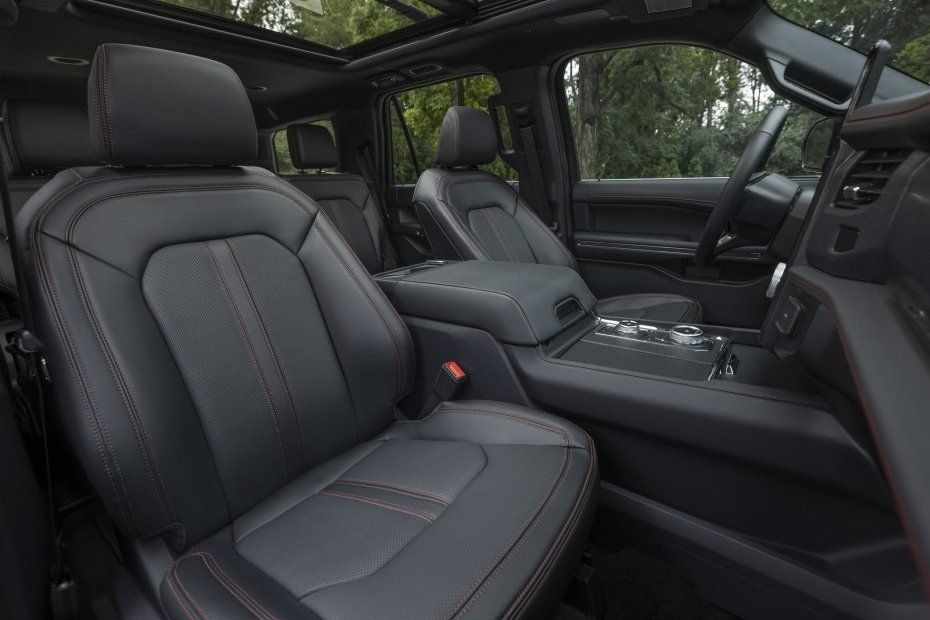 Рестайлинговый внедорожник Ford Expedition четвертого поколения