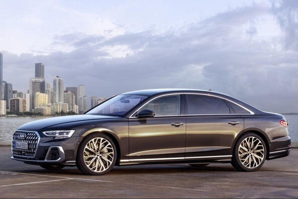 Обзор обновленного полноприводного седана Audi A8 фото 2