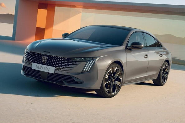 Фейслифтинговый лифтбек второго поколения Peugeot 508