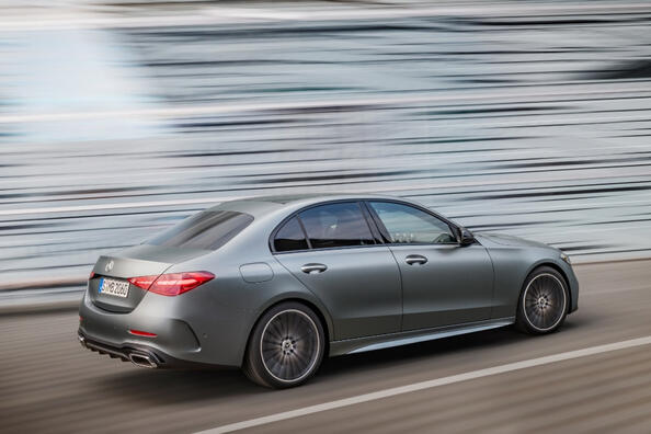 Mercedes-Benz C-Class W206: элегантность и технология нового поколения фото 3