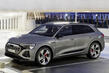 Электрический полноприводный кроссовер Audi Q8 e-tron фото 4