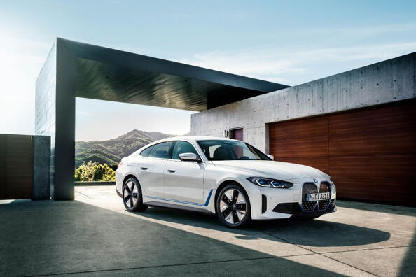Обзор электрического лифтбека BMW i4