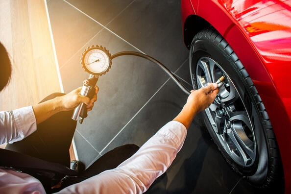 Зачем необходимо регулярно проверять давление в шинах автомобиля?