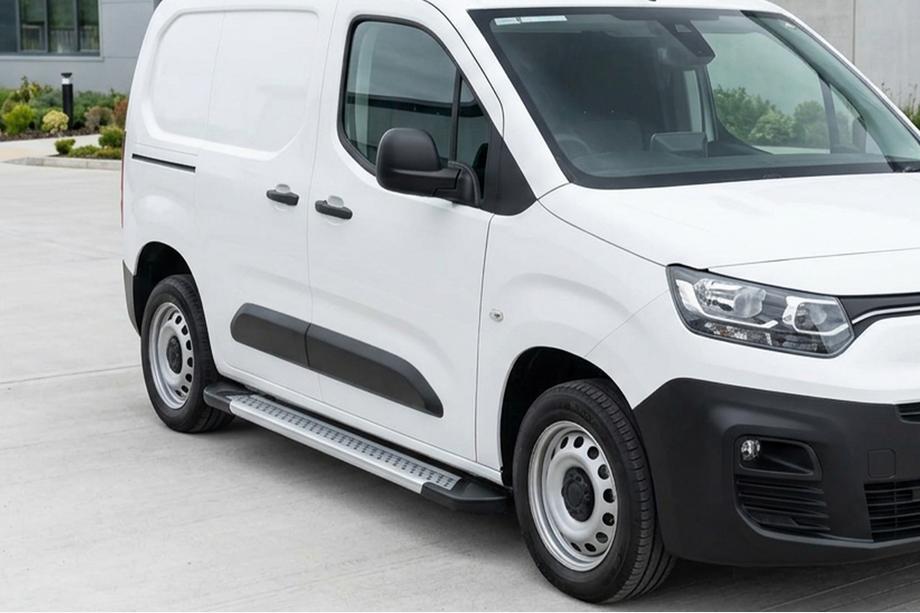 Fiat Doblo III 2023- гг. Боковые Подножки New Vision Grey (2 шт., Алюминий) Длинная База Image