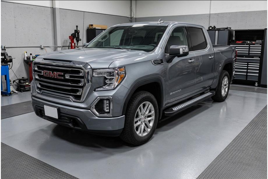 GMS Sierra 2019- гг. Боковые пороги New Vision Black (2 шт., алюминий) Image