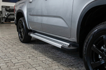 Volkswagen Amarok 2022- гг. Боковые Подножки Vision New Grey (2 шт., Алюминий) фото 1