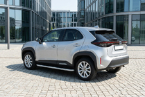 Toyota Yaris/Yaris Cross (XP210) 2020- гг. Боковые Подножки Tayga Grey (2 шт., Алюминий) фото 1