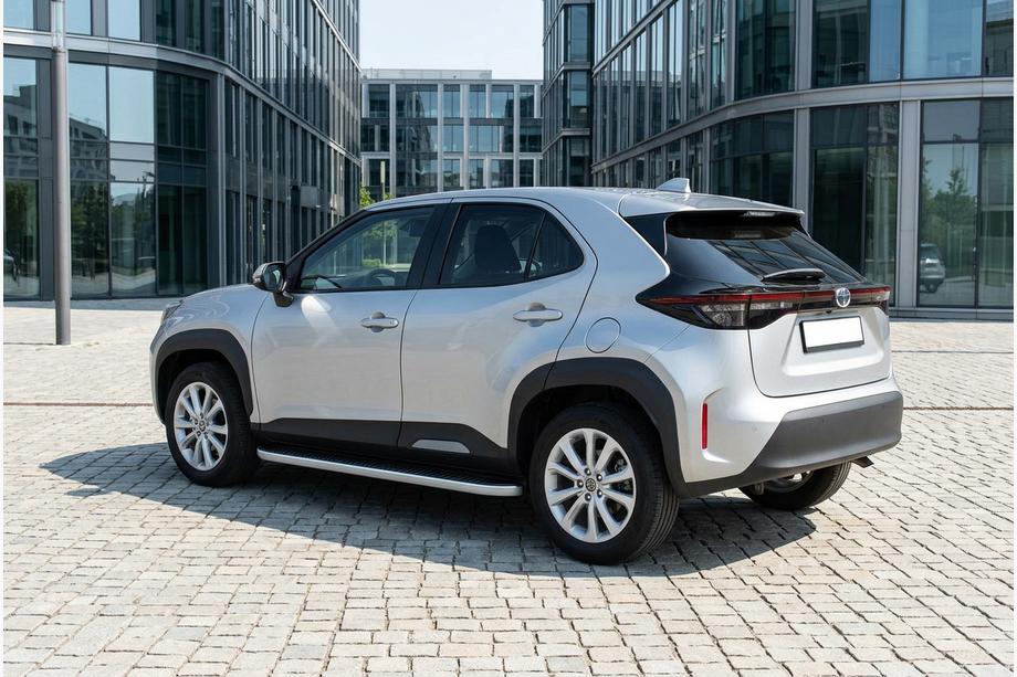Toyota Yaris/Yaris Cross (XP210) 2020- гг. Боковые Подножки Tayga Grey (2 шт., Алюминий) Image
