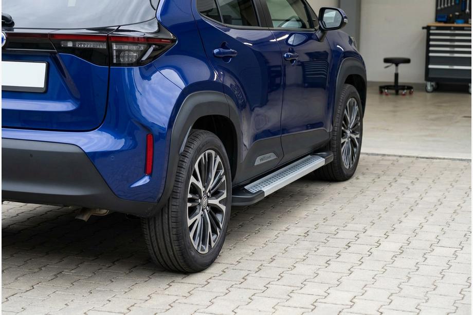 Toyota Yaris/Yaris Cross (XP210) 2020- гг. Боковые Подножки Vision New Grey (2 шт., Алюминий) Image