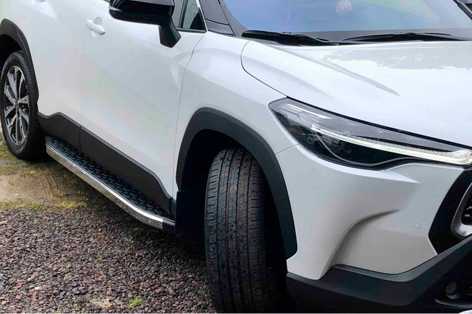 Toyota Corolla Cross 2020- гг. Боковые Подножки BlackLine (2 шт., Алюминий) Image