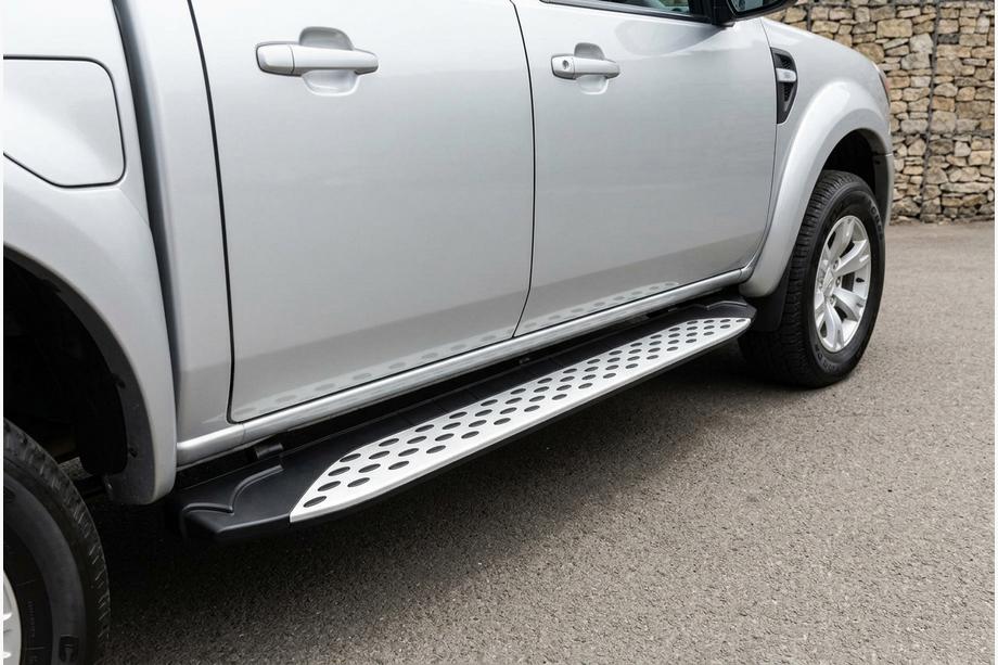 Mazda BT-50 2007-2012 гг. Боковые Подножки Shining V1 (2 шт., Алюминий) Image