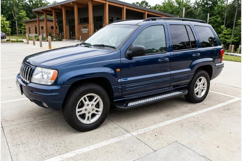 Jeep Grand Cherokee WJ 1999-2004 гг. Боковые Подножки Vision New Black (2 шт., Алюминий) Image