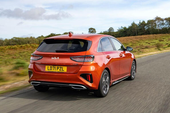 Обзор обновленного хэтчбека KIA Ceed фото 4