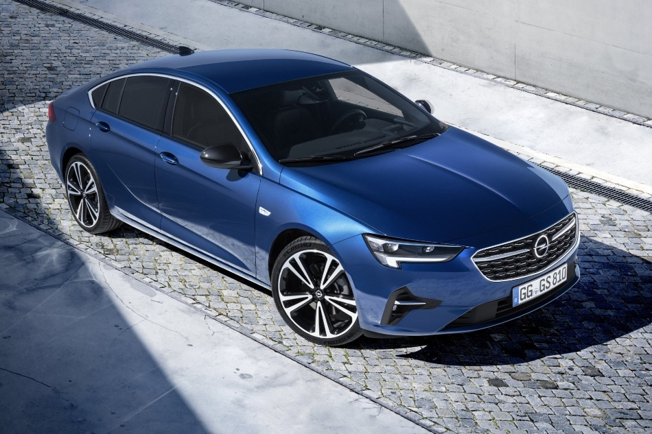 Opel Insignia Grand Sport: обзор обновленного лифтбека