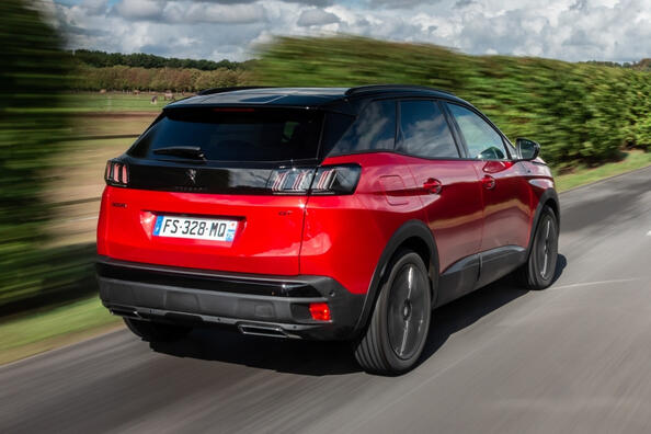 Обзор обновленного кроссовера Peugeot 3008 второго поколения фото 4