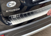 Mitsubishi Outlander 2012-2021 гг. Накладка на задний бампер 2015-2021 Carmos (нержавейка) фото 2