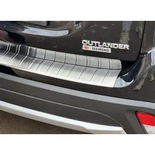 Накладка на задний бампер 2015-2021 Carmos (нержавейка) Mitsubishi Outlander 2012-2021 гг. фото 3