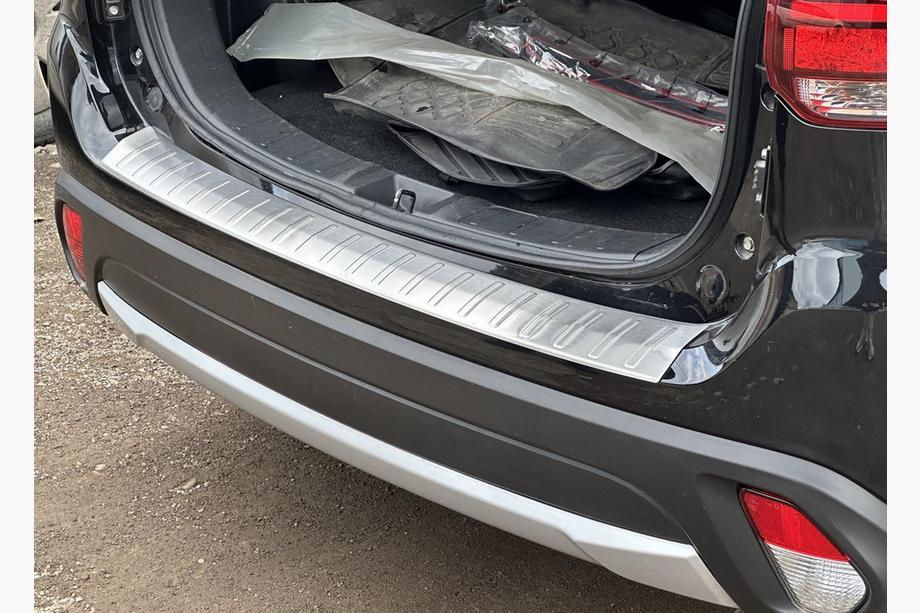 Mitsubishi Outlander 2012-2021 гг. Накладка на задний бампер 2015-2021 Carmos (нержавейка) Image