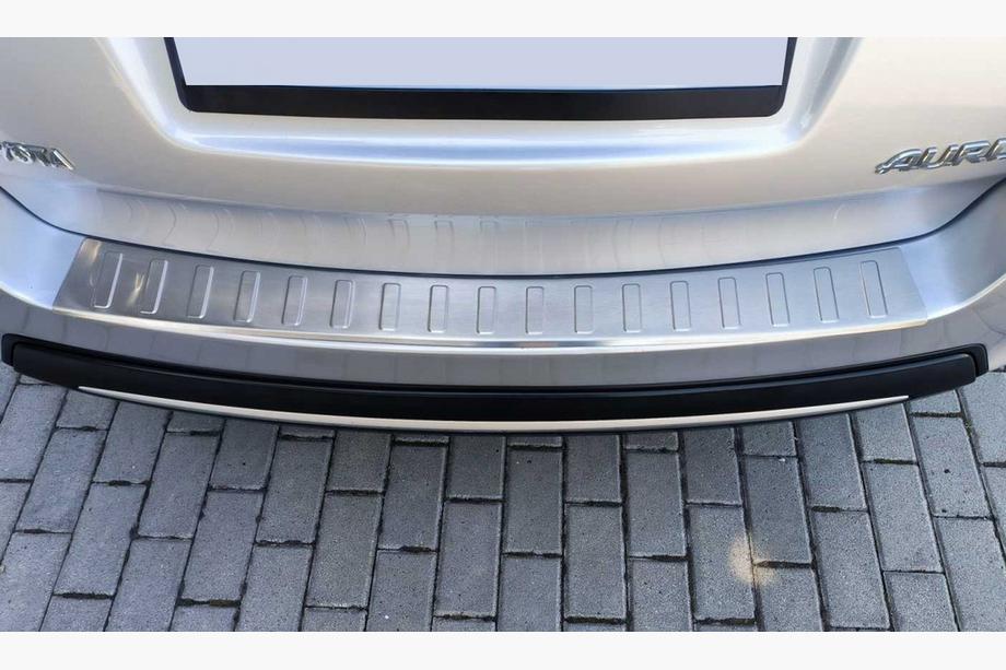 Toyota Auris 2012-2018 гг. Накладка на задний бампер Carmos (SW) нержавейка Фото 7