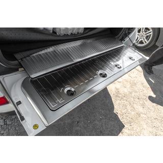 Комплект вставок в багажник из нержавеющей стали Toyota Land Cruiser 200 2007-2021 гг. фото 1