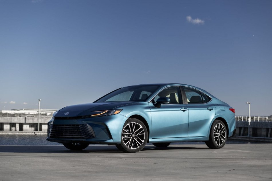 Toyota Camry 9 поколения: комфорт и технологии нового уровня