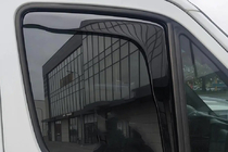 Volkswagen Crafter 2006-2016 гг. Вставные ветровики Niken Luxury (2 шт) фото 1
