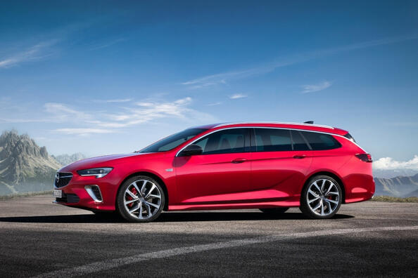 Opel Insignia Sports Tourer: обзор и характеристики обновленного универсала фото 3