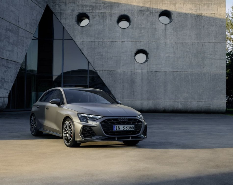 Audi S3 Sportback 2024: обновленный заряженный хэтчбек