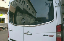 Mercedes Sprinter W906 2006–2018 гг. Молдинг заднего стекла Carmos (2 шт, нержавейка) фото 1