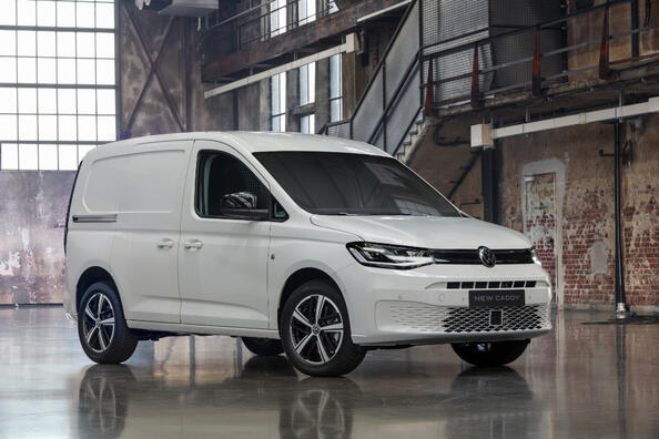 Volkswagen Caddy Cargo пятого поколения: надежный помощник для бизнеса фото 1