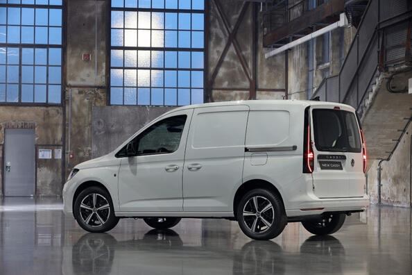 Volkswagen Caddy Cargo пятого поколения: надежный помощник для бизнеса фото 3