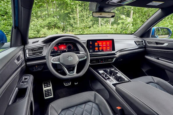 Volkswagen Atlas Cross Sport: обновленный дизайн, новый двигатель и акцент на технологиях фото 5