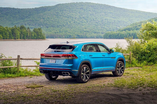 Volkswagen Atlas Cross Sport: обновленный дизайн, новый двигатель и акцент на технологиях фото 4