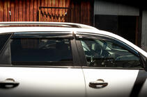 Kia Sorento II XM 2009-2014 гг. Ветровики с хромированным молдингом (4 шт, Niken) фото 3