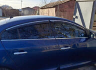Renault Fluence 2009-2016 гг. Ветровики с хромированным молдингом (4 шт, Niken) фото 6