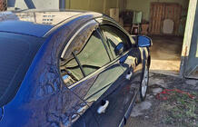 Renault Fluence 2009-2016 гг. Ветровики с хромированным молдингом (4 шт, Niken) фото 3