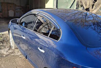 Renault Fluence 2009-2016 гг. Ветровики с хромированным молдингом (4 шт, Niken) фото 4