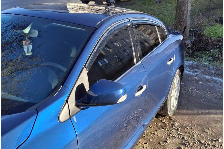Renault Fluence 2009-2016 гг. Ветровики с хромированным молдингом (4 шт, Niken) Image