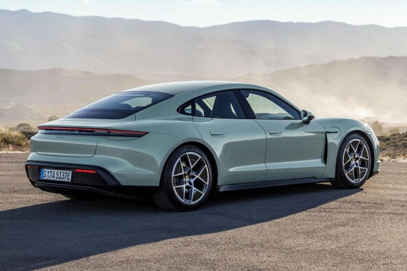 Обновленный Porsche Taycan 2024: быстрый, дальнобойный и еще более совершенный фото 4