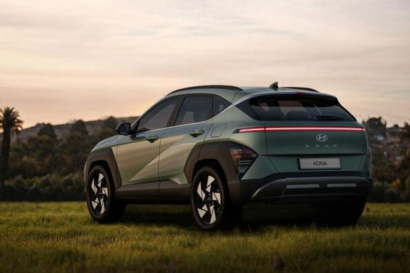 Обзор Hyundai KONA 2023: компактный кроссовер стал больше и технологичнее фото 3