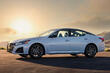 Nissan Altima: обновленный седан для комфортной езды фото 1