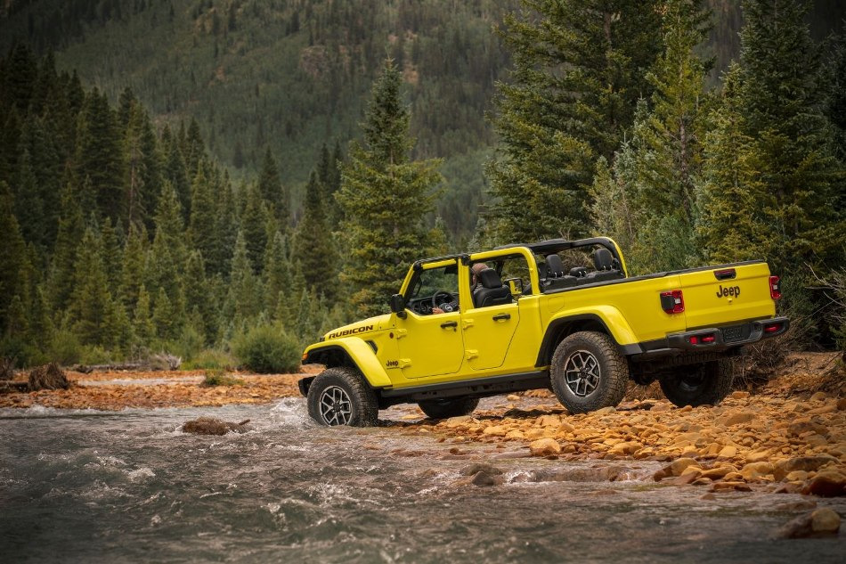 Обзор Jeep Gladiator 2024: рестайлинг внедорожного пикапа