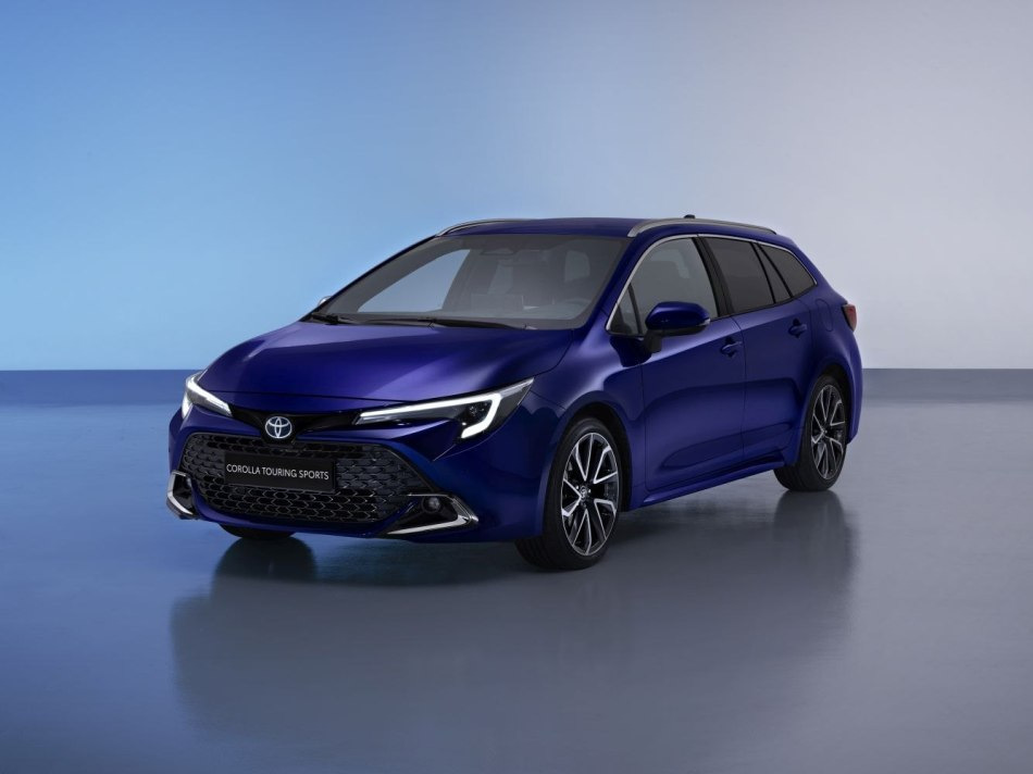 Обзор гибридного универсала Toyota Corolla Touring Sports