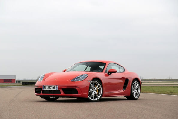 Обзор спортивного купе Porsche 718 Cayman
