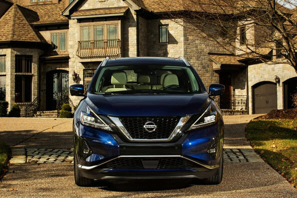 Обзор стильного и комфортного кроссовера Nissan Murano фото 2