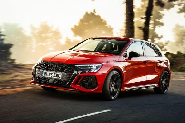 Обзор Audi RS 3 Sportback: мощный и спортивный хэтчбек фото 1