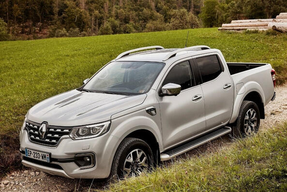 Обзор Renault Alaskan: надежный пикап для работы и отдыха