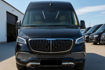 Mercedes Sprinter W907/W910 2018- гг. Передний бампер с решеткой (Maybach) фото 2