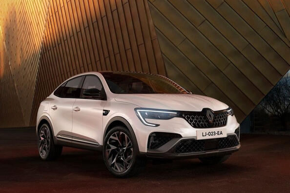 Обзор фейслифтинговой версии Renault Arkana 2023