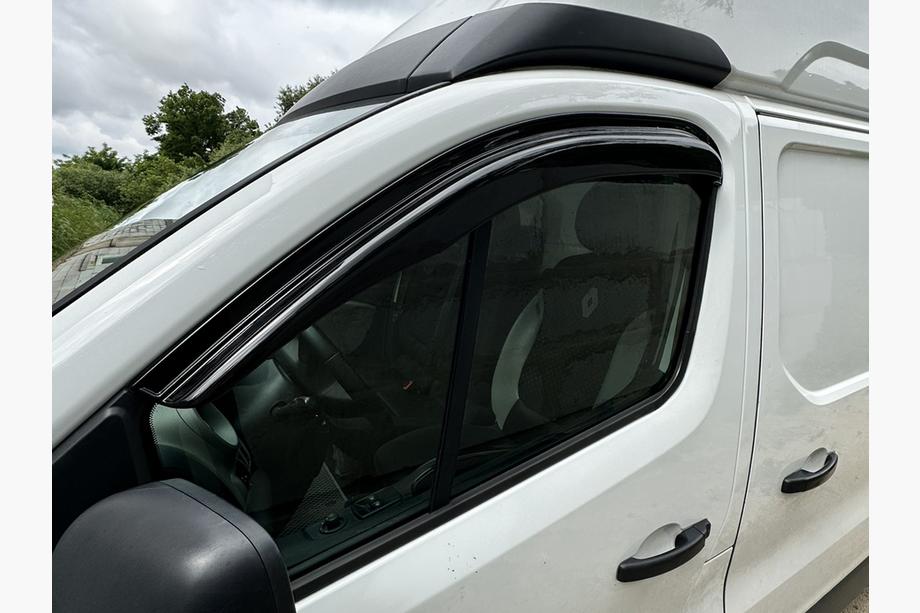 Renault Trafic 2015- гг. Ветровики EuroCap (2 шт) Image